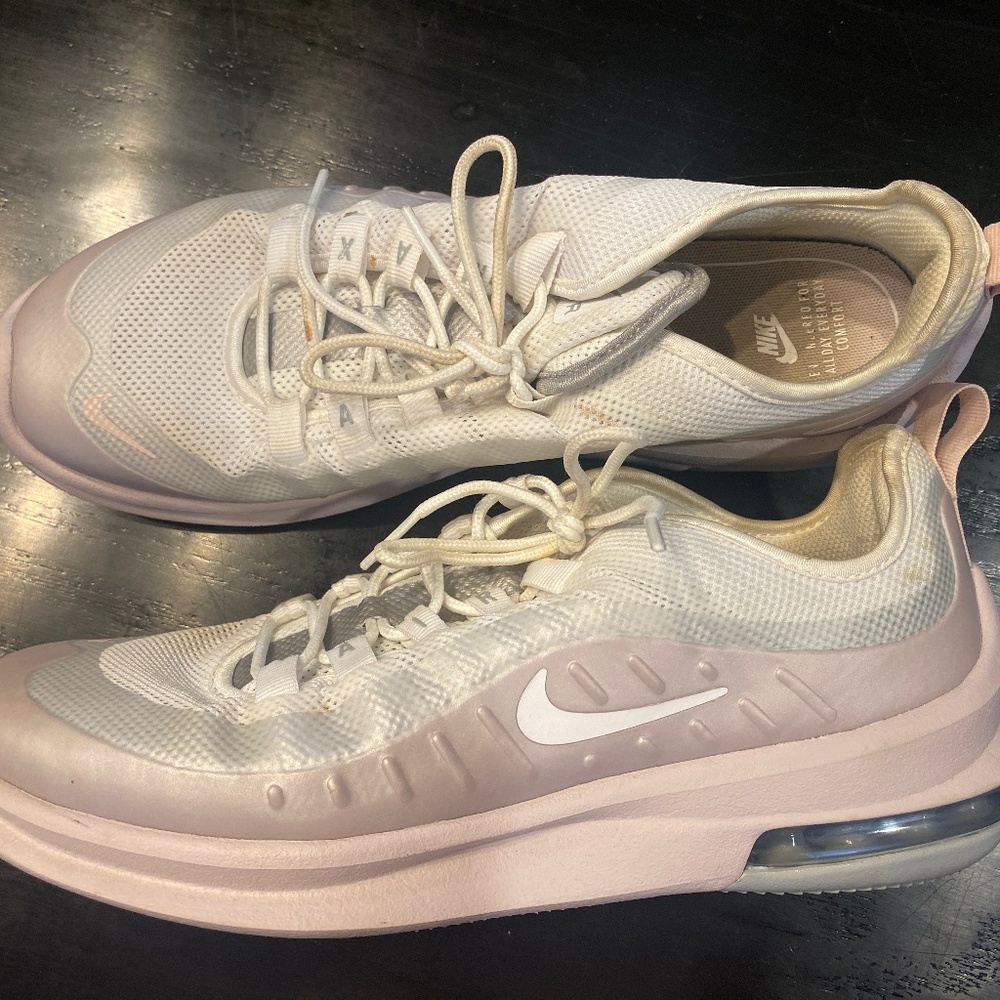 NIKE WMNS Air Max Axis Light Soft Pink  size 10.5 barely worn